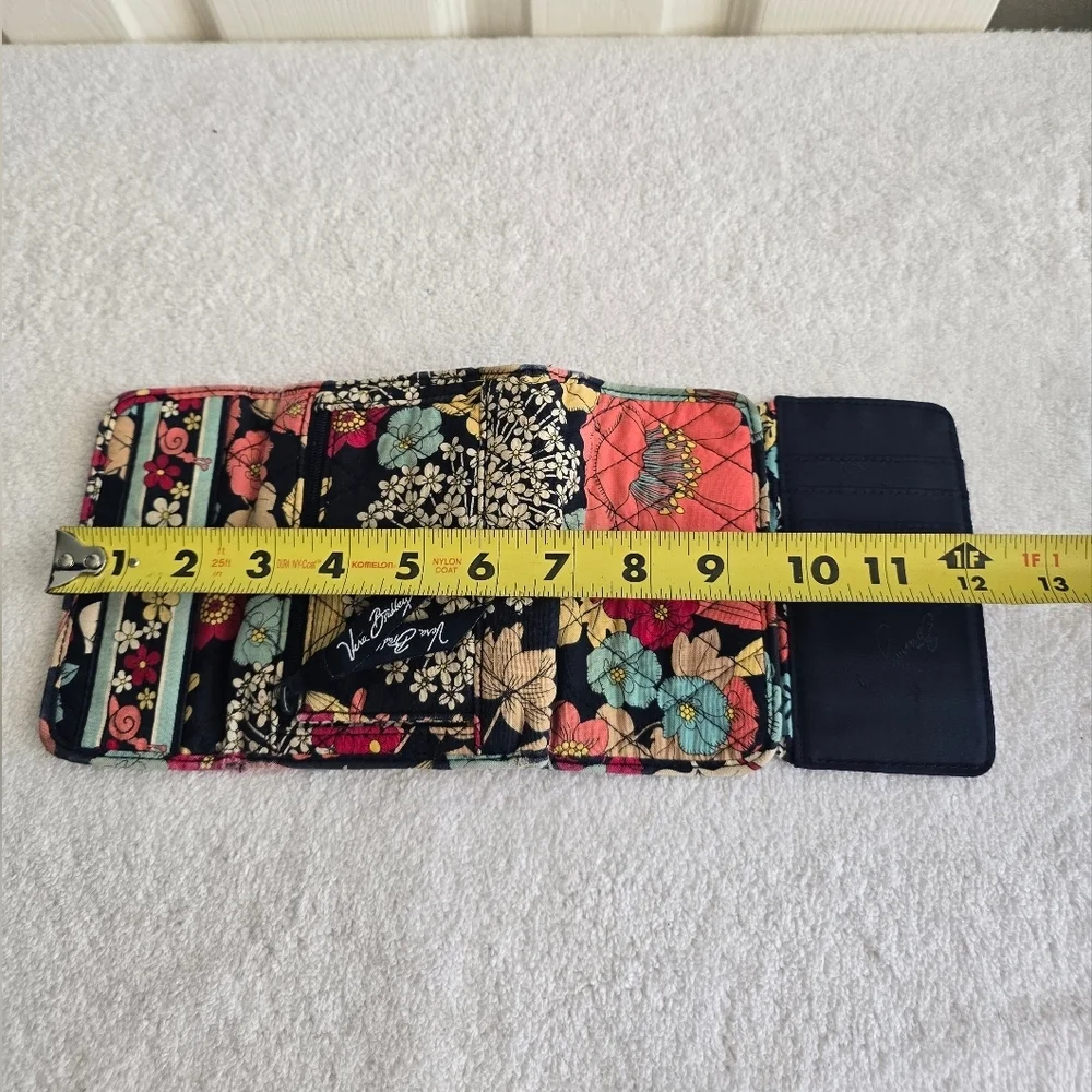 Vera Bradley Floral Women's Wallet - Picture 5 of 9